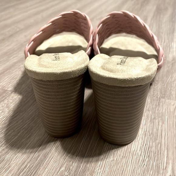 Pierre Dumas Women’s Morgen Sandal Heels Size 11 Pink Thick Heel Quilted Strap - Picture 8 of 13